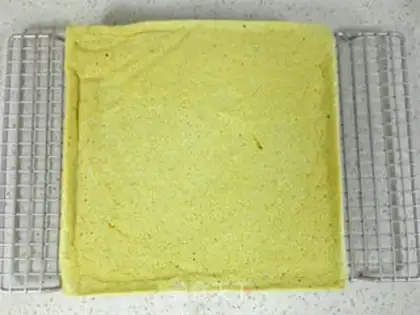 Make Tea and cream cake rolls step 11