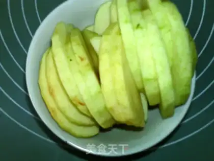 Make Cinnamon apple cake step 1