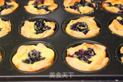 Make Blueberry balls step 8