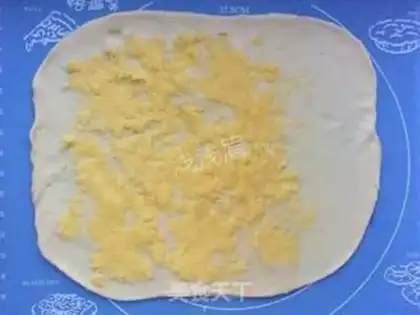 Make Heart-shaped coconut bread step 4