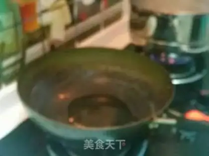 Make Onion fried eggs step 1