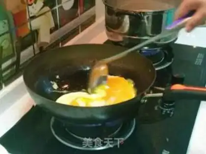 Make Onion fried eggs step 2