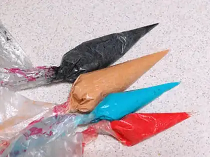 Make Cartoon-painted mascara step 6