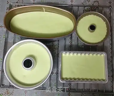 Make Blanche cranberry cake step 14