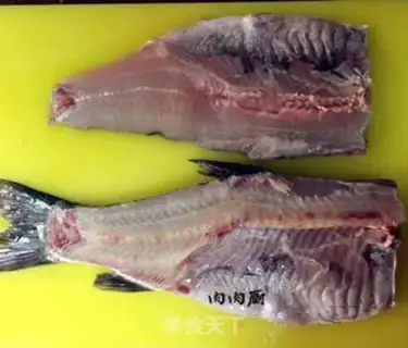 Make Chongqing sourfish step 3