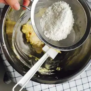 Make Cookie balls step 4