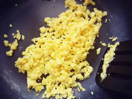 Make Garlic egg fried rice step 1