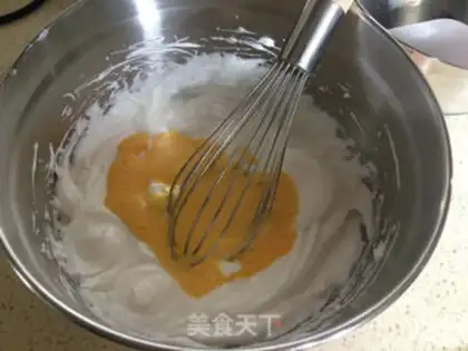 Make Strawberry Charlotte step 2