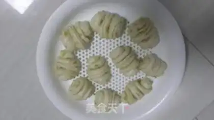 Make The onion roll step 6
