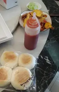 Make Western breakfast chicken buns step 0