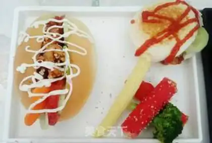 Make Western breakfast chicken buns step 4