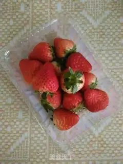 Make Strawberry cream chocolate cake step 4