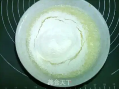 Make Russian apple cake without sugar step 4