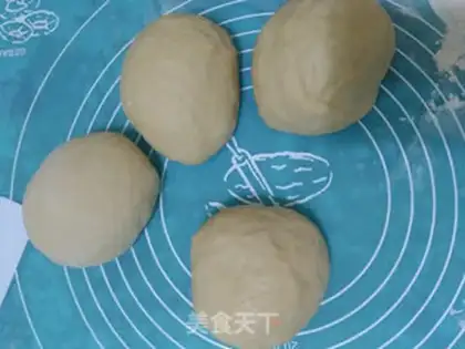 Make Onion sausage bread step 3
