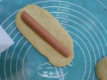 Make Onion sausage bread step 5