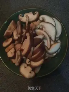 Make Fresh mushrooms and fried meat step 1
