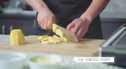 Make Goldmelon soup step 1