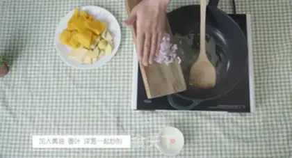 Make Goldmelon soup step 2