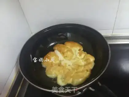 Make Fried eggs step 4
