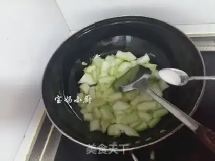 Make Fried eggs step 6