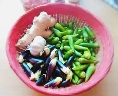 Make Hot peppers with greasy beef step 1