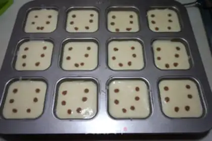Make SpongeBob cake step 12