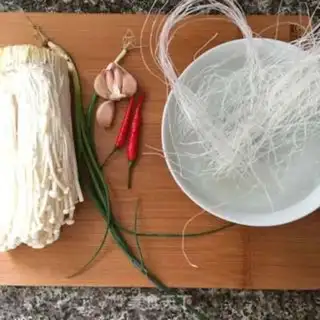 Make Garlic fans step 0