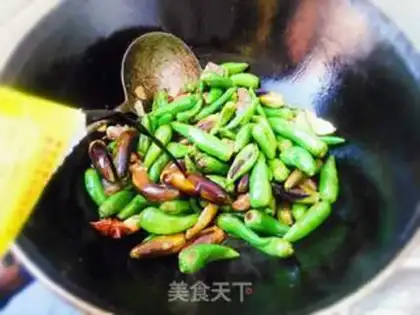 Make Hot peppers with greasy beef step 8