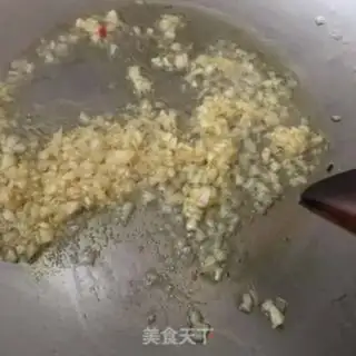 Make Garlic fans step 3