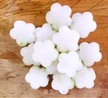 Make Wintermelon with pearls step 1