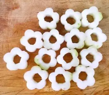 Make Wintermelon with pearls step 3