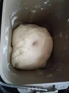 Make Japanese milk rolls step 3