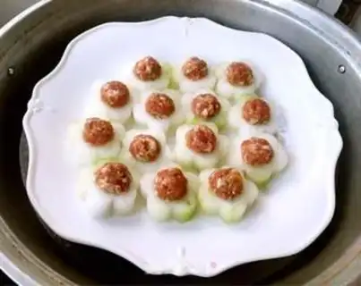 Make Wintermelon with pearls step 6