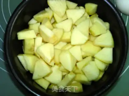 Make Russian apple cake step 1