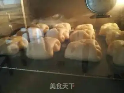 Make Japanese milk rolls step 12