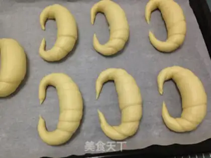 Make Buffalo croissants step 9