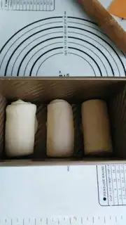 Make Chinese milked toast step 11