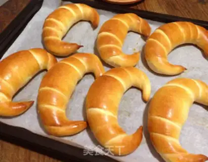 Make Buffalo croissants step 12