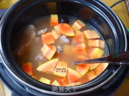 Make Autumn guava bone soup step 5