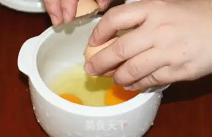 Make Eggs step 1