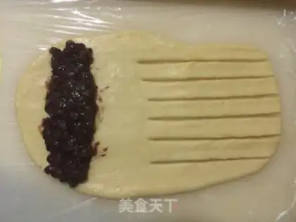 Make caterpillar bread step 3