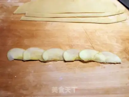 Make Apple roses step 4