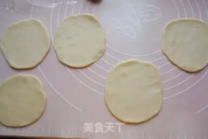 Make Rose bread step 5