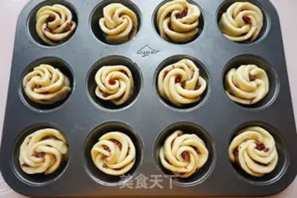 Make Rose bread step 9