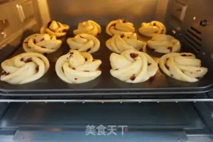 Make Rose bread step 12