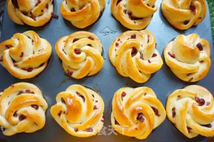 Make Rose bread step 13