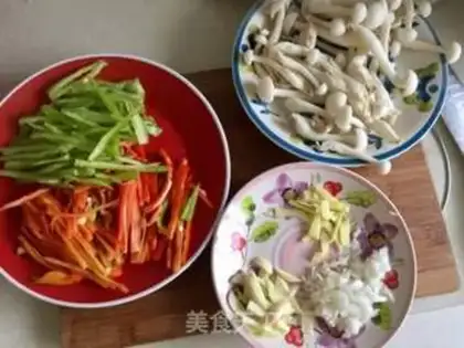Make Scrambled peppers and platinum mushrooms step 5