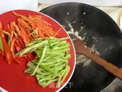 Make Scrambled peppers and platinum mushrooms step 9