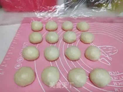 Make Cranberry cheese mini roll step 14