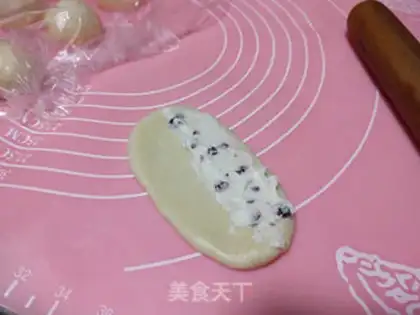 Make Cranberry cheese mini roll step 16